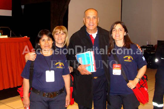 Integrantes Femeninos de los Bomberos Voluntarios de Ascension