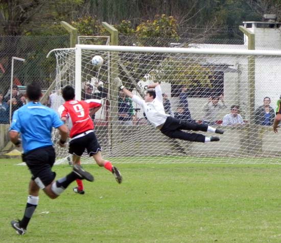 futbol-gol-colo-soc