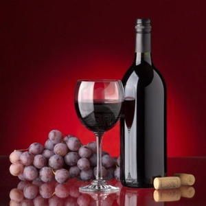Crean una botella de vino que no mancha el mantel