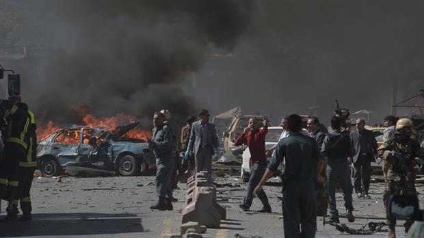 Un autobomba explotó en la capital afgana, Kabul, dejando al menos 9 muertos y más de 100 heridos