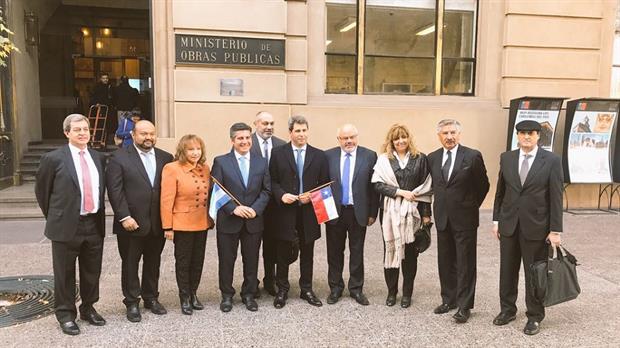 Las autoridades de Chile y la Argentina encabezaron el acto de recepción de antecedentes de precalificación para la construcción del túnel Internacional paso de Agua Negra