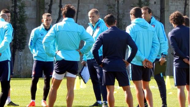 Aguirre confía en tener a Blandi para el clásico