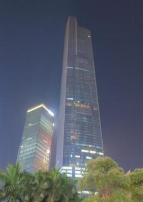 CTF Finance Center es uno de los edificios má altos del mundo, aunque queda lejos de rozar la altura del Burj Khalifa, en Dubái, el primero en la lista.