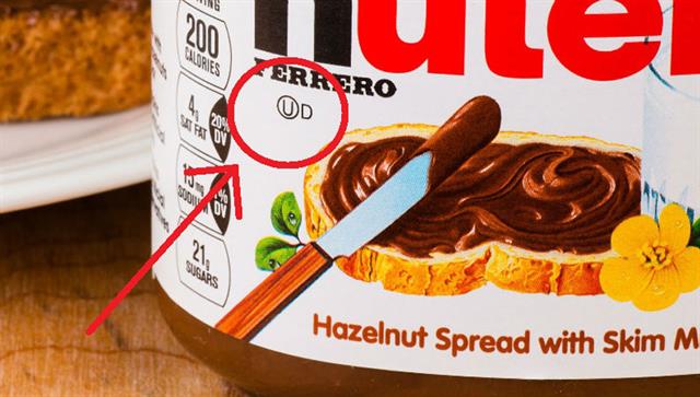 Cómo saber si un alimento envasado es kosher? Buscar el sello que lo certifica. La UO es uno de los símbolos internacionalmente reconocidos. La D que está al costado significa que el alimento es "diary" o sea "lácteo".