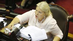 Carrió estalló por las demoras en sacar la ley