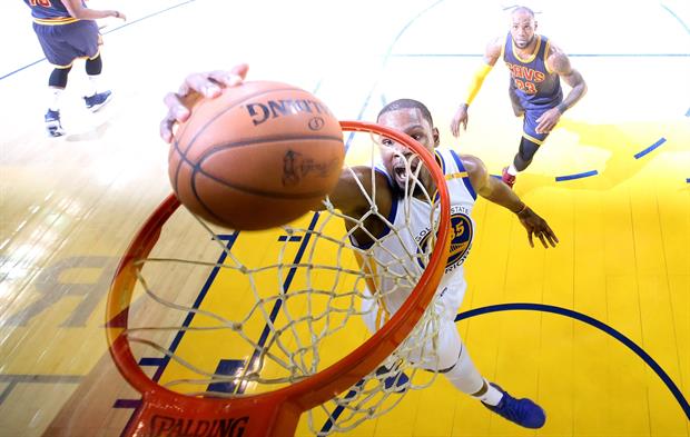 Golden State Warriors venció a Cleveland Cavaliers por 113-91