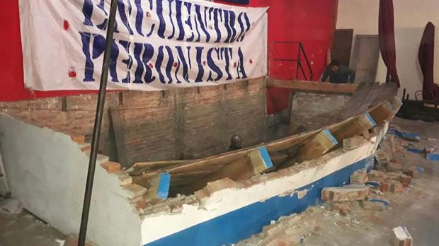 Se cayó una tarima en un acto de Unidad Ciudadana y hay heridos