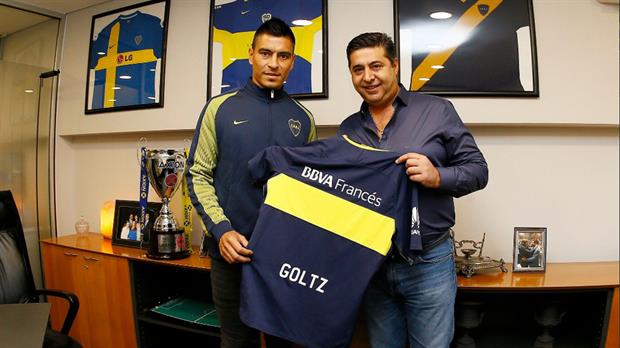 Paolo Goltz, con el presidente de Boca Daniel Angelici