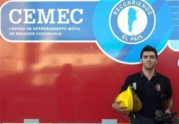 Cristian Giulietti es bombero voluntario de Ensenada