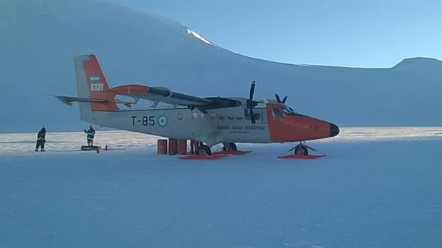 La Armada realizó el operativo de rescate en la base antártica Orcadas