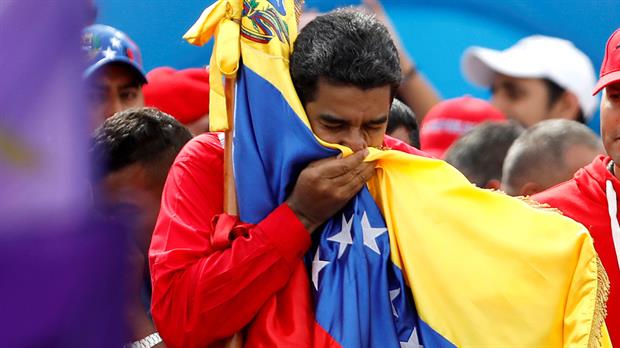 Nicolás Maduro fue el primero en votar: "En Venezuela mandamos los venezolanos"