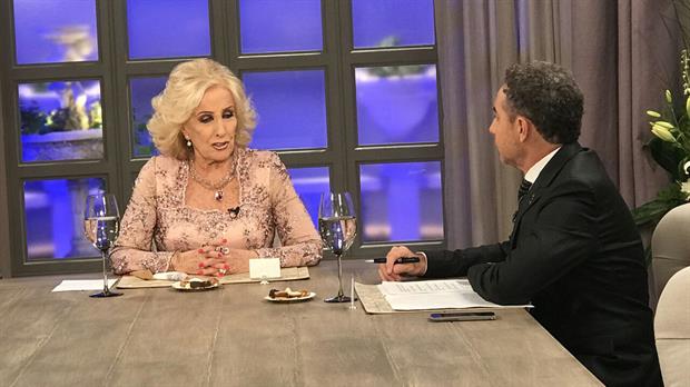 Mirtha Legrand en una entrevista, junto al periodista Luis Majul